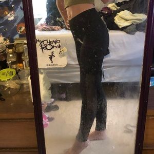 Mesh pocket leggings